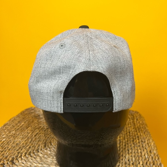 Brixton Grey and Black Snapback - Picture 3 of 3
